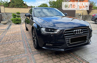 Седан Audi A4 2012 в 