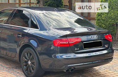 Седан Audi A4 2012 в 