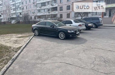 Седан Audi A4 2014 в Запоріжжі