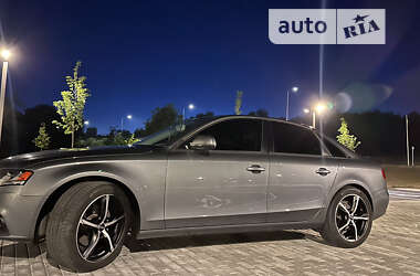 Седан Audi A4 2011 в Львове