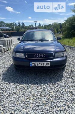 Седан Audi A4 1998 в Хотині