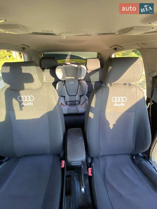 Седан Audi A4 2002 в Стрию