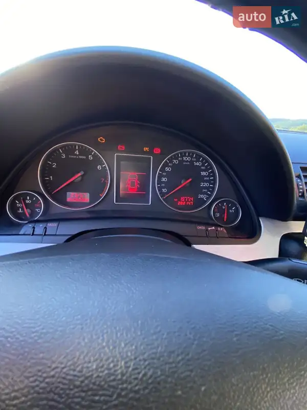 Седан Audi A4 2002 в 