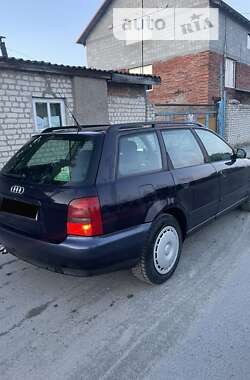 Універсал Audi A4 1998 в Звягелі