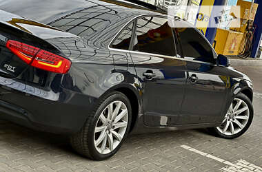 Седан Audi A4 2012 в Измаиле