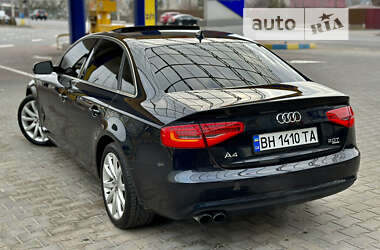 Седан Audi A4 2012 в Измаиле