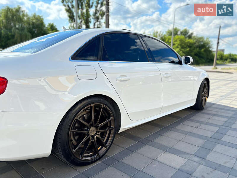 Седан Audi A4 2014 в Вінниці