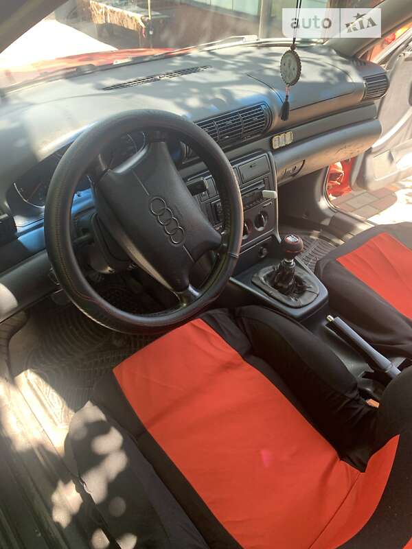 Седан Audi A4 1996 в Шепетовке