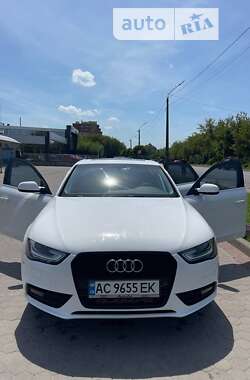 Седан Audi A4 2012 в Луцке