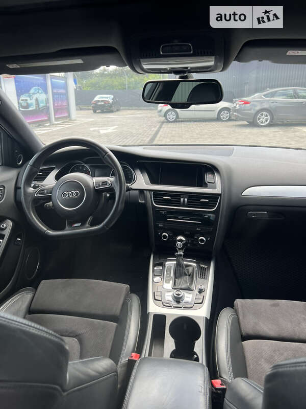 Седан Audi A4 2012 в Ровно