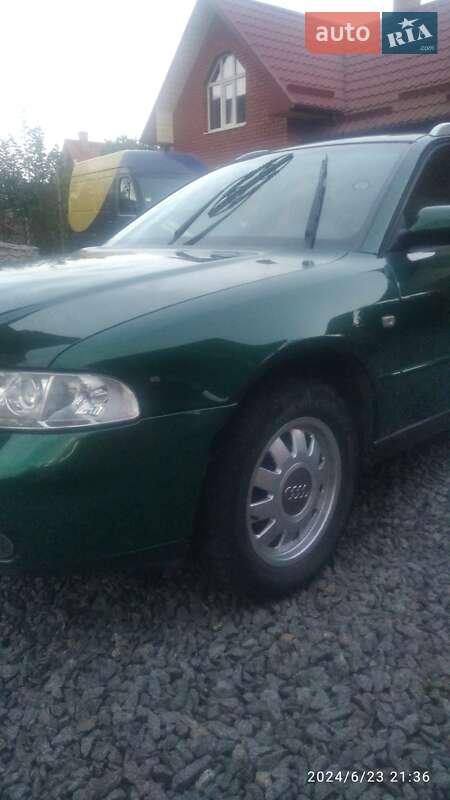 Універсал Audi A4 2001 в Рокитному