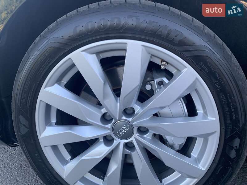 Седан Audi A4 2016 в Полтаве
