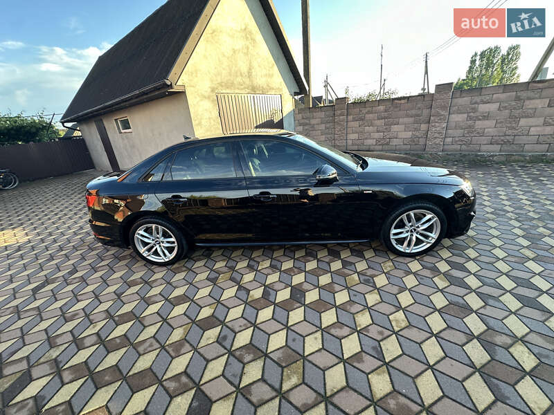Седан Audi A4 2016 в Сарнах