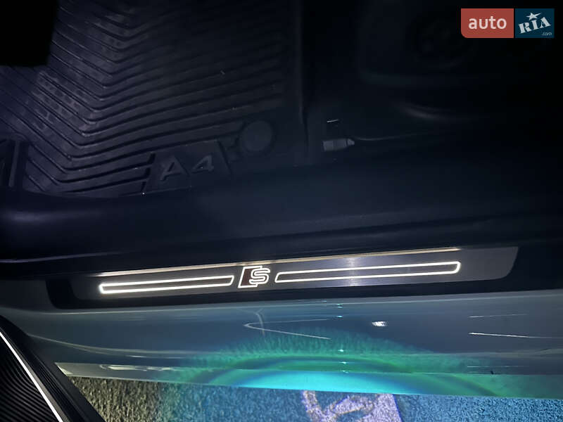 Седан Audi A4 2016 в Днепре