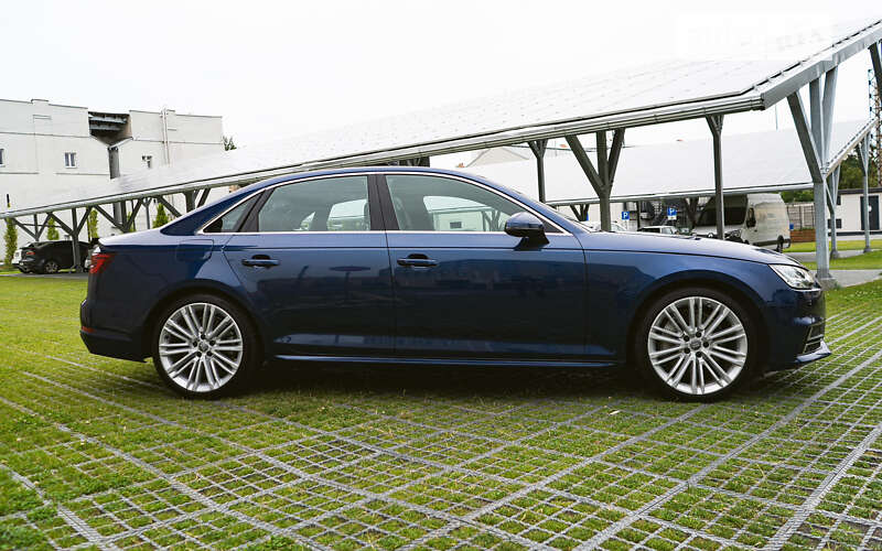 Седан Audi A4 2016 в Львове