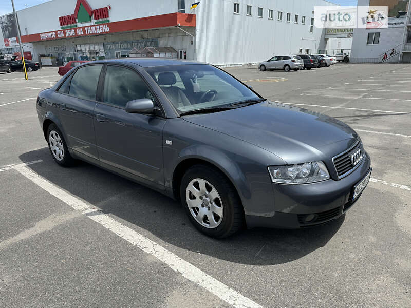 Седан Audi A4 2002 в Днепре