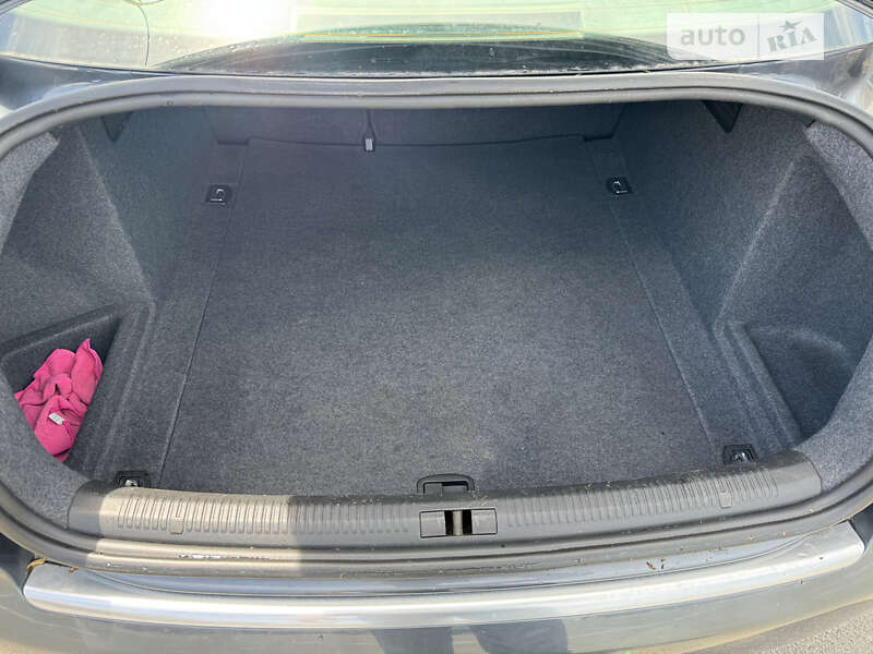 Седан Audi A4 2002 в Днепре