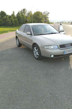Седан Audi A4 2000 в Виноградові