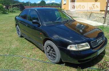 Седан Audi A4 1996 в Черновцах