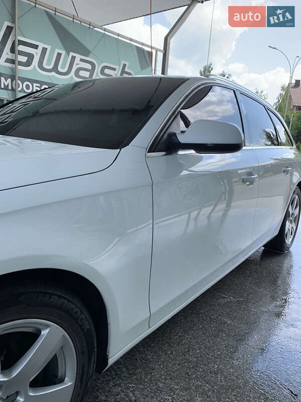 Універсал Audi A4 2011 в Чернівцях