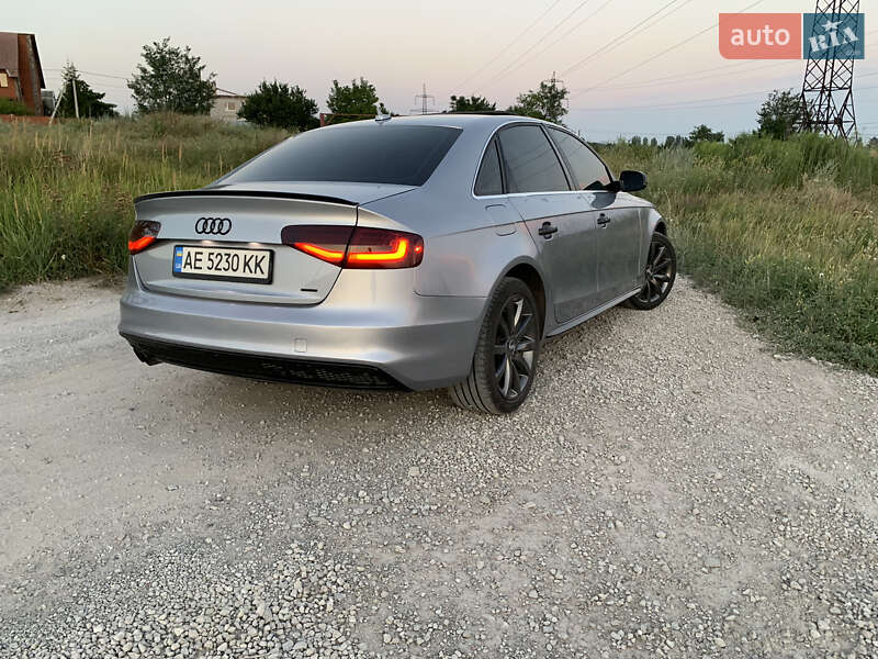 Седан Audi A4 2014 в Днепре