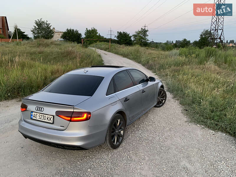 Седан Audi A4 2014 в Днепре