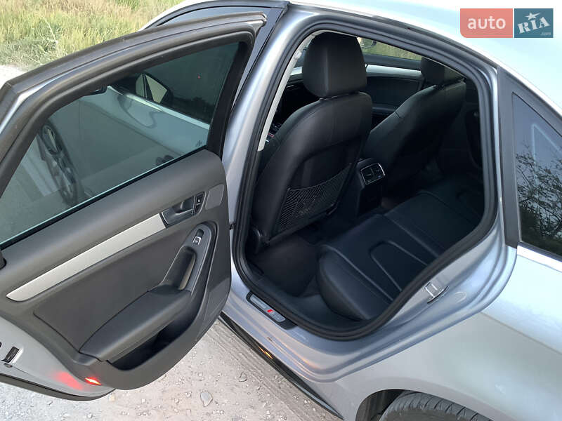 Седан Audi A4 2014 в Днепре