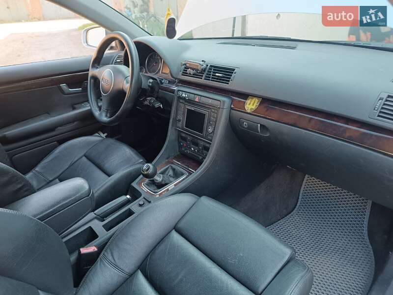 Седан Audi A4 2002 в Прилуках