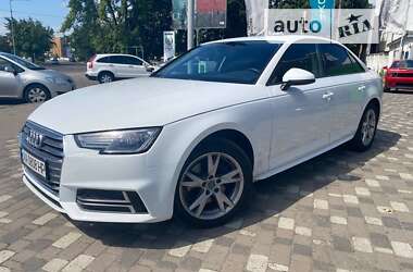 Седан Audi A4 2018 в Киеве