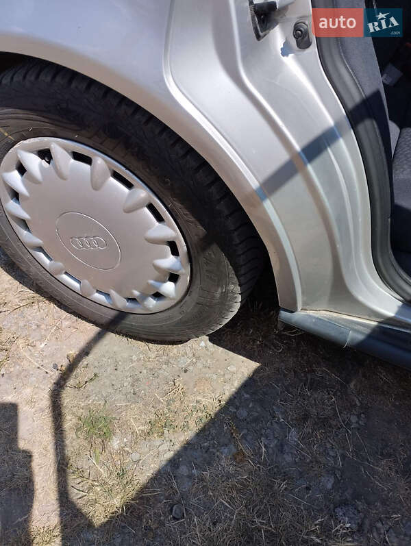 Седан Audi A4 1995 в Андріївці