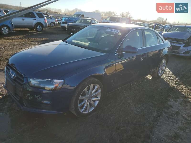 Седан Audi A4 2013 в Львове
