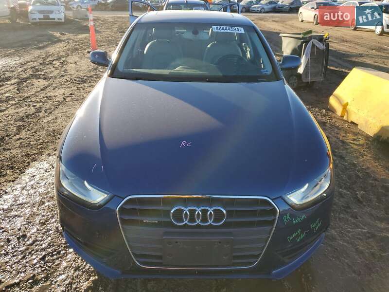 Седан Audi A4 2013 в Львове