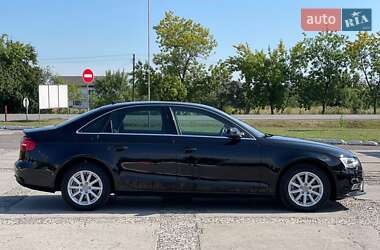 Седан Audi A4 2012 в 