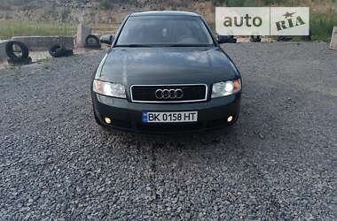 Седан Audi A4 2001 в Иванкове