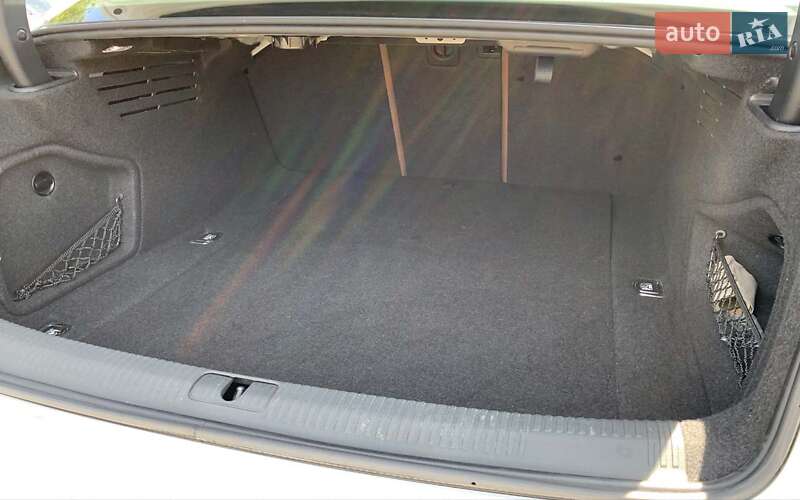 Седан Audi A4 2020 в Коломые