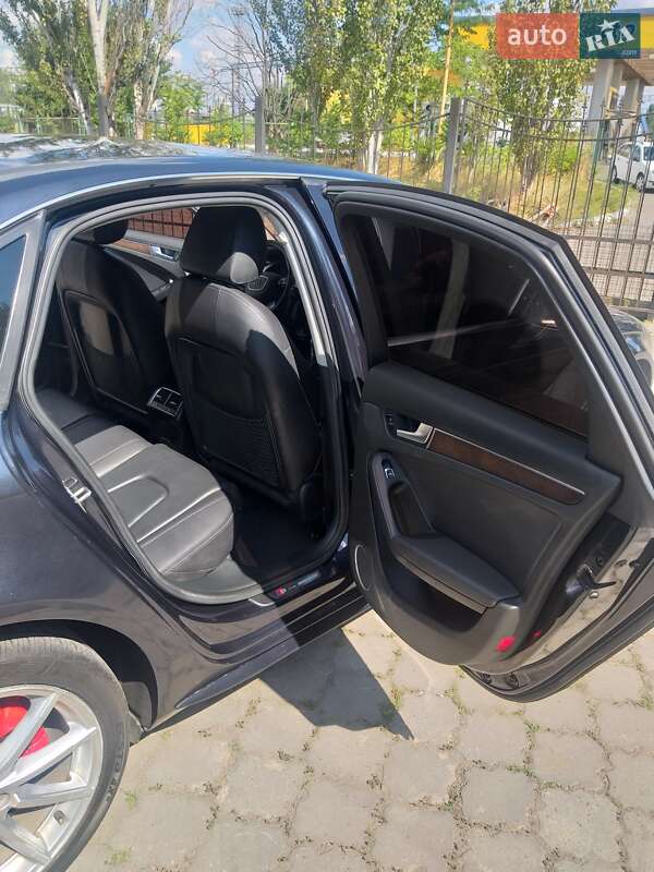 Седан Audi A4 2013 в Одессе