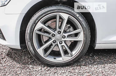 Седан Audi A4 2019 в Хусте