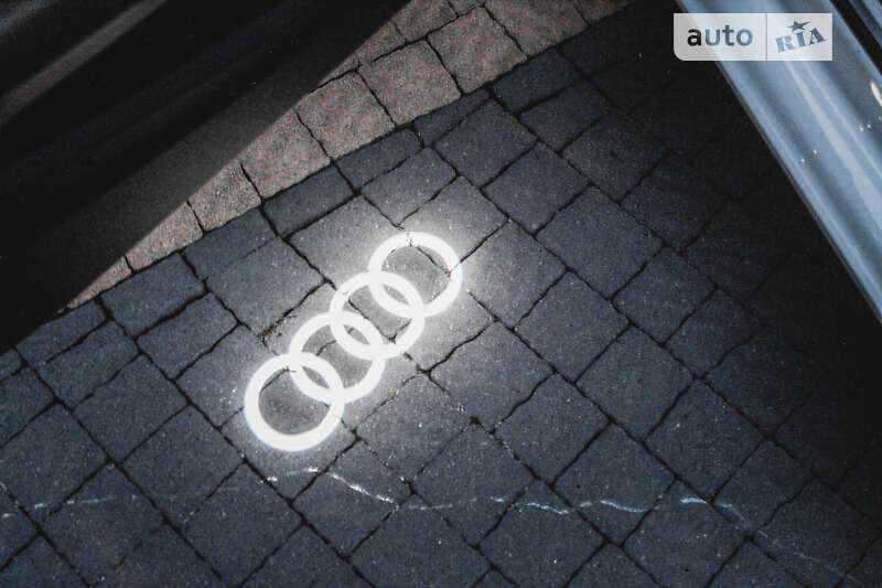 Седан Audi A4 2019 в Хусте