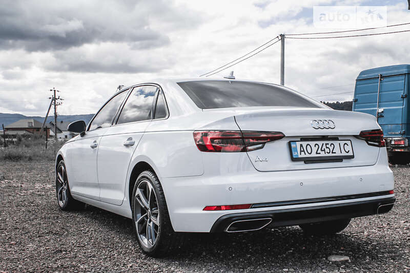 Седан Audi A4 2019 в Хусте