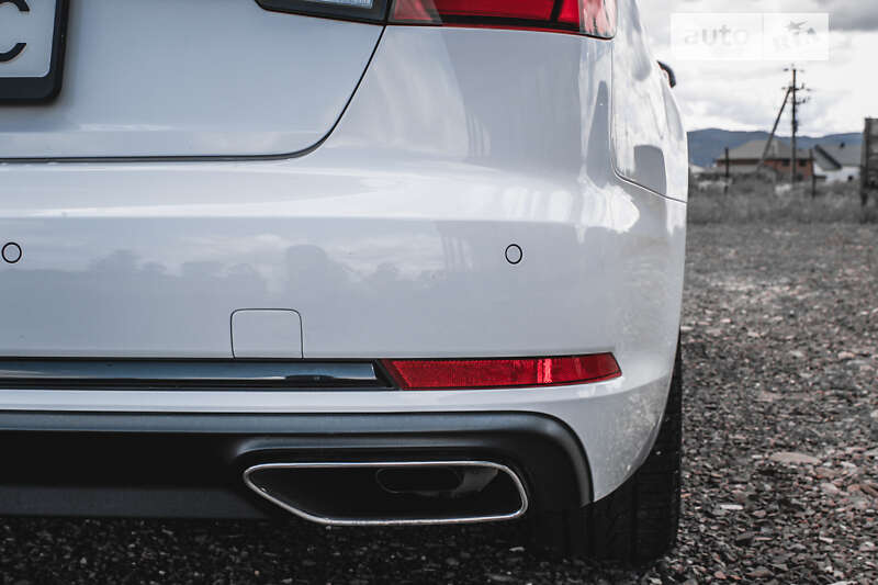 Седан Audi A4 2019 в Хусте