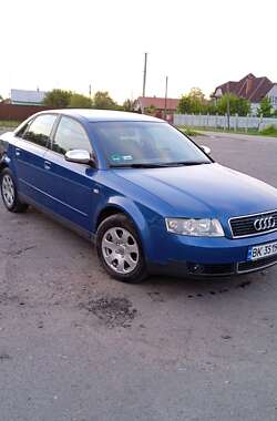 Седан Audi A4 2002 в Козині