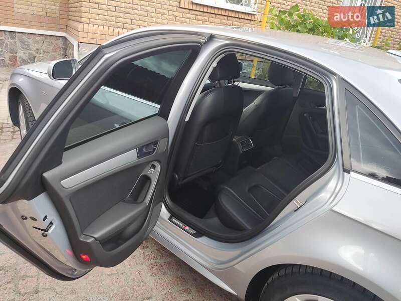 Седан Audi A4 2014 в Сумах