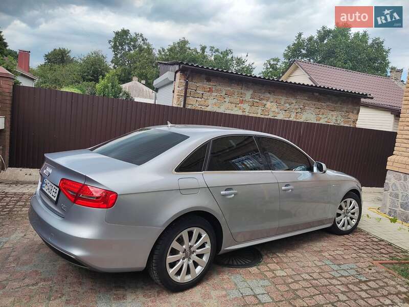 Седан Audi A4 2014 в Сумах