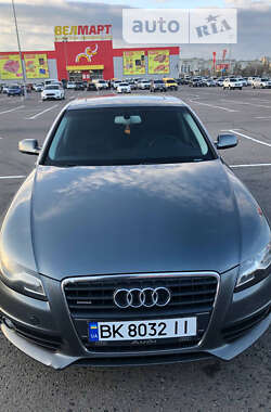 Седан Audi A4 2012 в Ровно