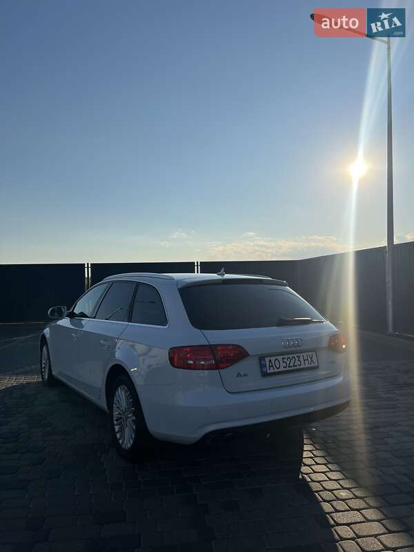 Универсал Audi A4 2012 в Мукачево