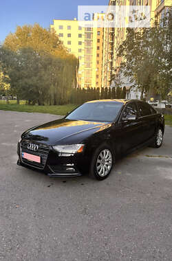 Седан Audi A4 2013 в Ровно