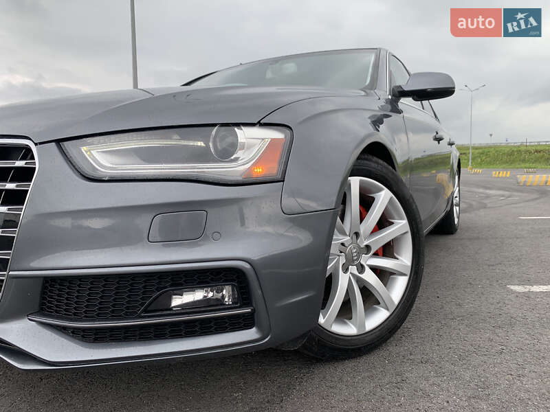 Седан Audi A4 2012 в Львове