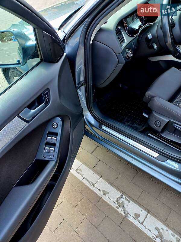 Універсал Audi A4 2014 в Ромнах