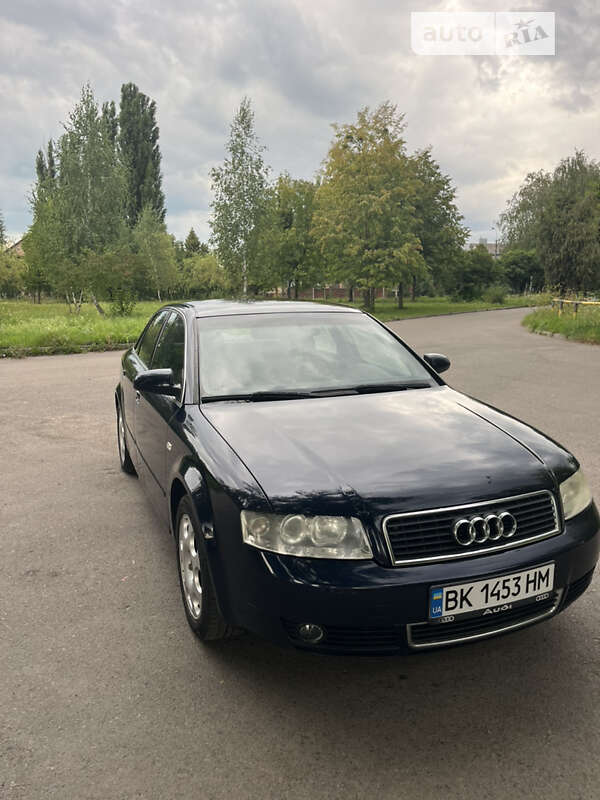 Седан Audi A4 2004 в Рівному