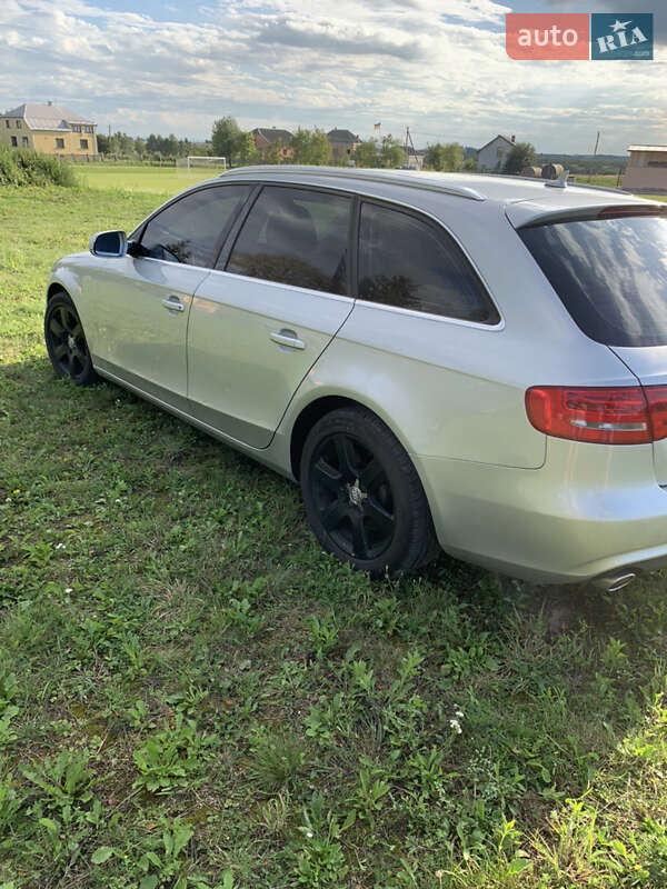 Универсал Audi A4 2012 в Городке